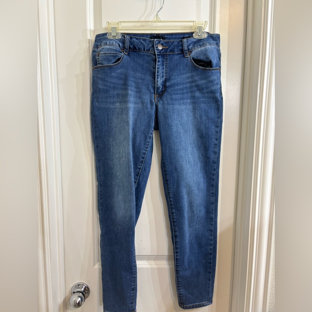 TAHARI JEANS ANKLE LENGTH